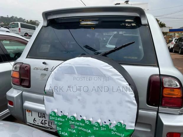 Toyota RAV4 Automatic 2000 Silver