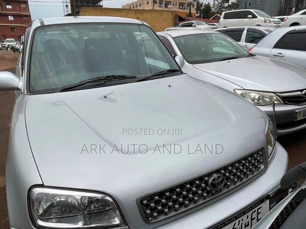 Toyota RAV4 Automatic 2000 Silver