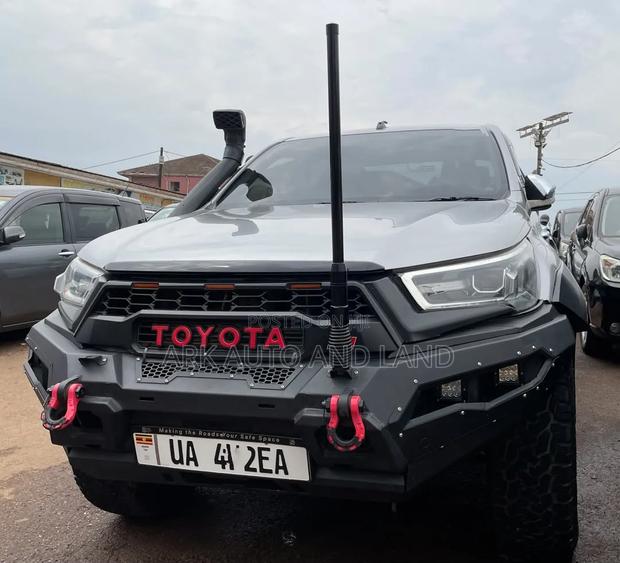 Toyota Hilux 2019 Gray