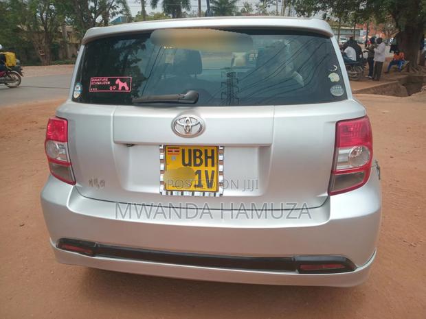 Toyota IST 2010 Silver