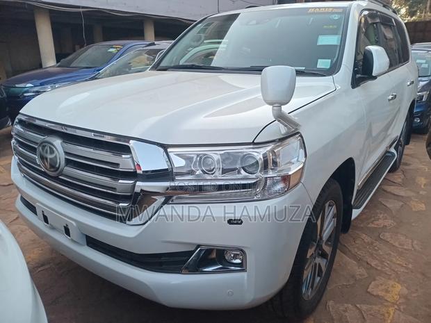 Toyota Land Cruiser 2018 White