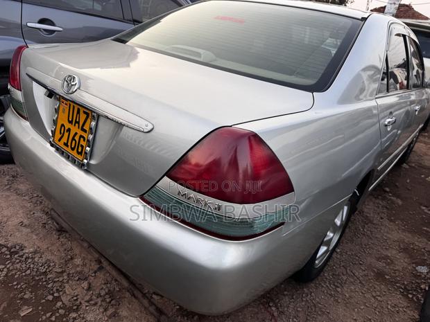 Toyota Mark II 2004 Black