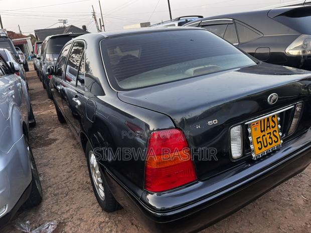 Toyota Progress 2004 Black