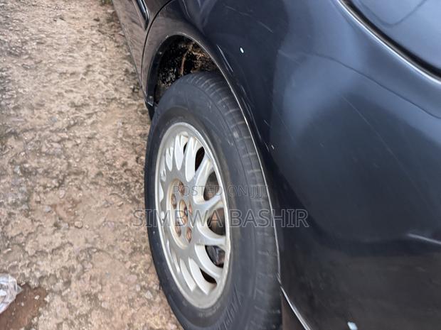 Toyota Progress 2004 Black