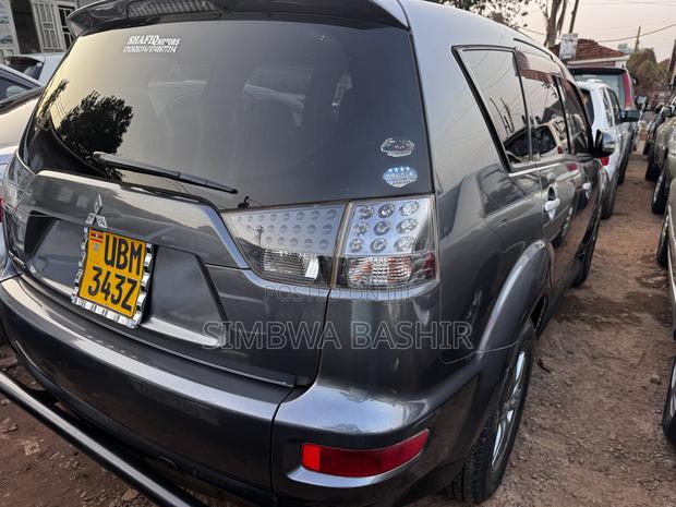 Mitsubishi Outlander 2004 Gray