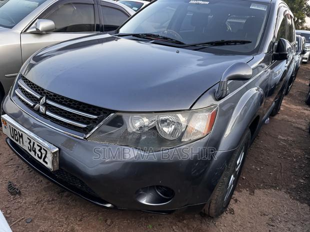 Mitsubishi Outlander 2004 Gray