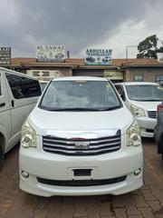 Toyota Noah 2013 White for sale