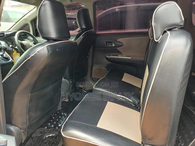 Toyota Wish 2012 Silver