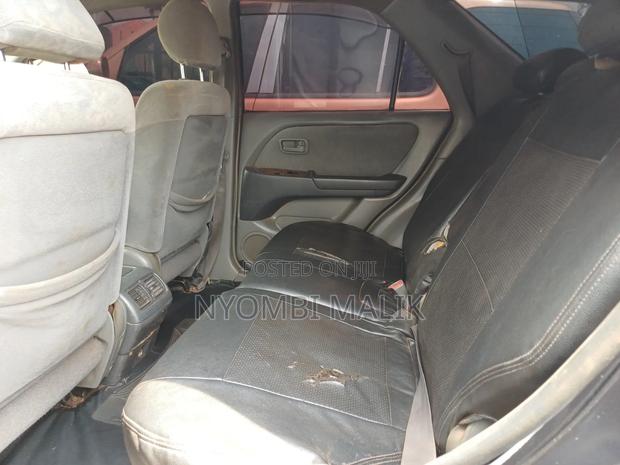 Toyota Harrier 2000 Black
