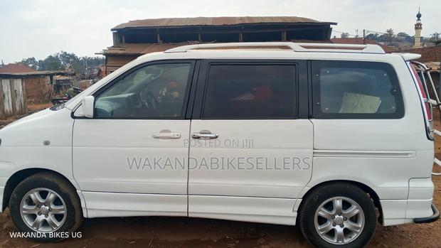 Toyota Noah 2002 White