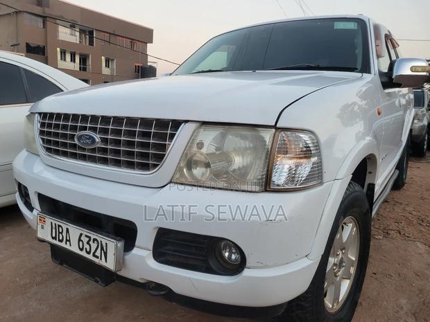 Ford Explorer Limited 4.0 2005 White