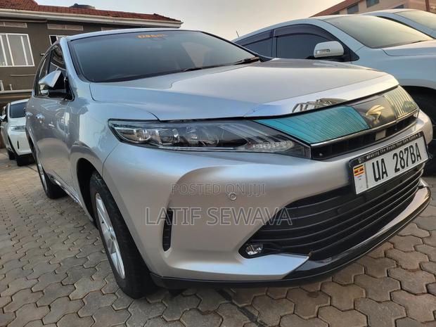 Toyota Harrier 2.0 2019 Silver