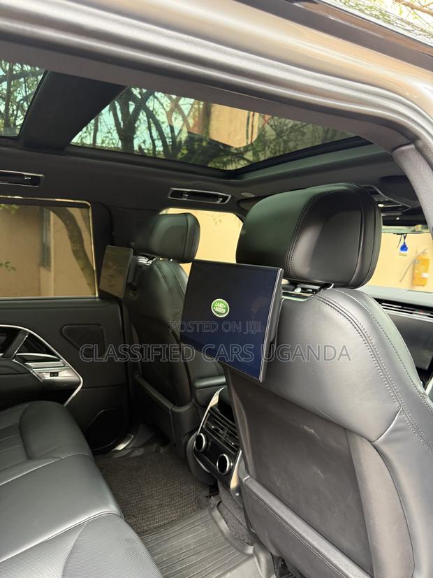 Land Rover Range Rover 2022 Silver