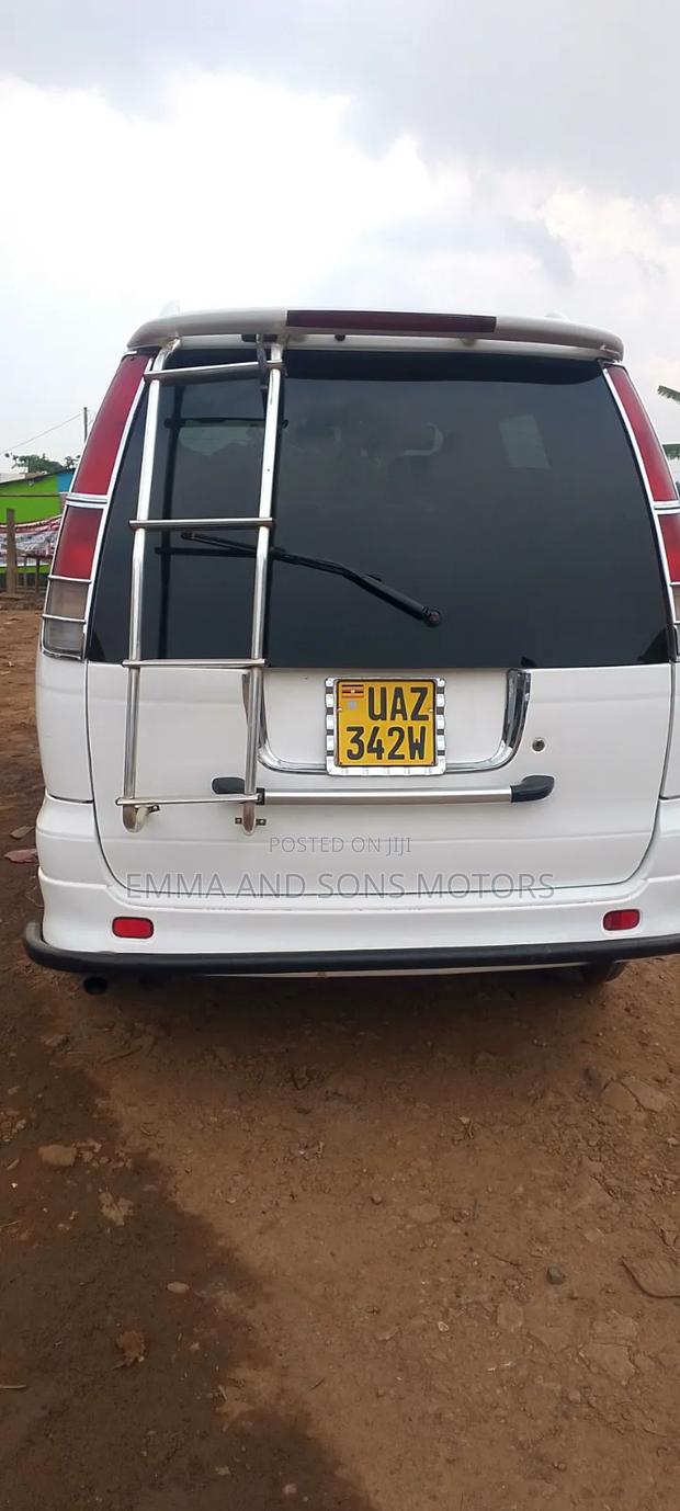 Toyota Noah 2002 White
