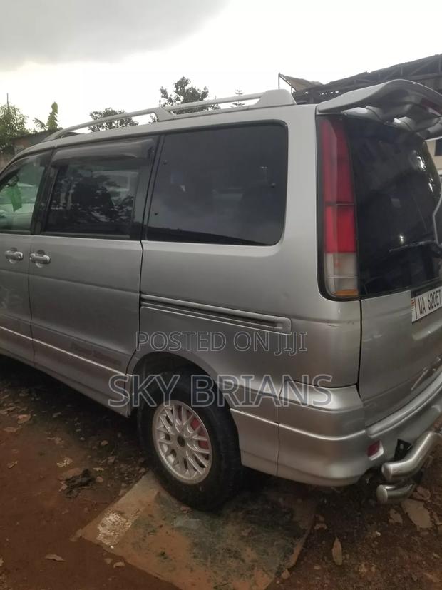 Toyota Noah 2001 White