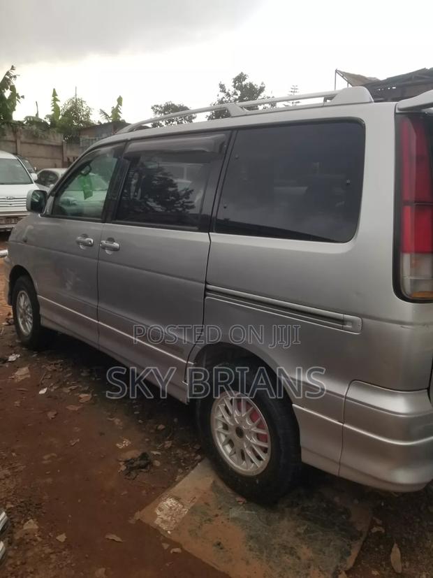 Toyota Noah 2001 White