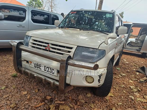Mitsubishi Pajero IO 2004 White