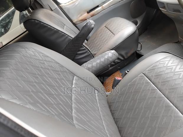 Toyota Regius 1998 Silver