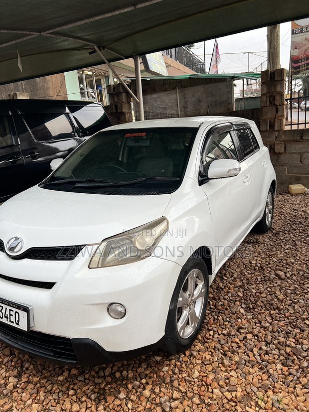 Toyota IST 2012 White