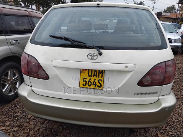Toyota Harrier 2001 Off white