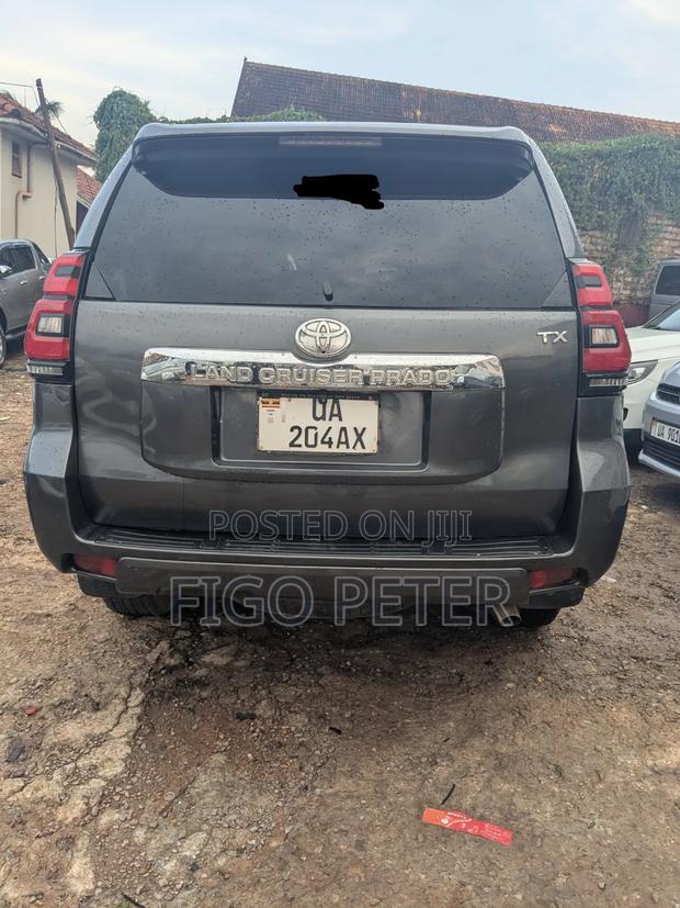 Toyota Land Cruiser 2016 Gray