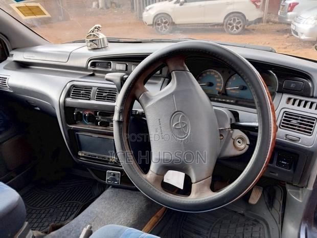 Toyota Noah 2003 Blue