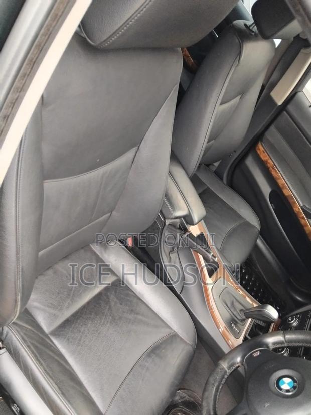 BMW 323i 2010 Black