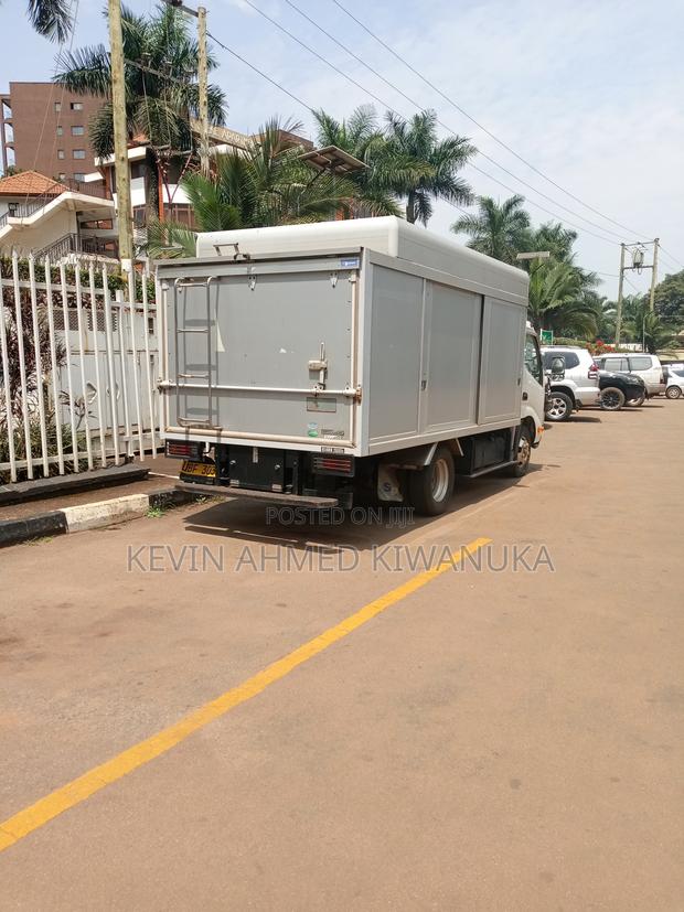Toyota Fun Cargo 2010 White