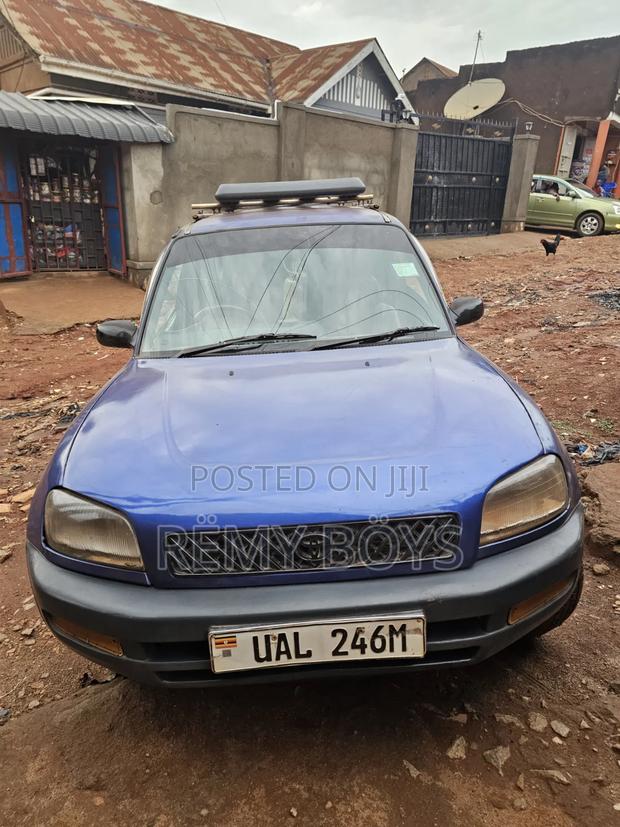 Toyota RAV4 1994 Blue