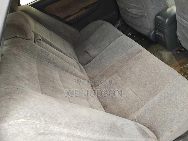 Toyota Corona Premio 2000 Silver
