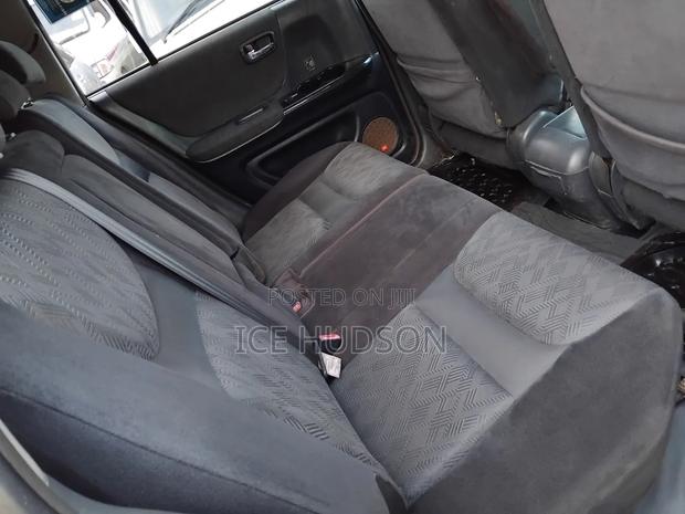 Toyota Kluger 2004 Ivory