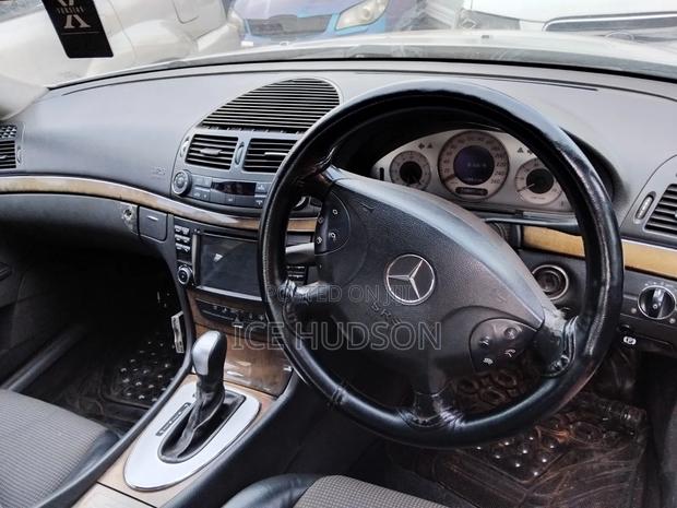Mercedes-Benz E320 2009 Silver