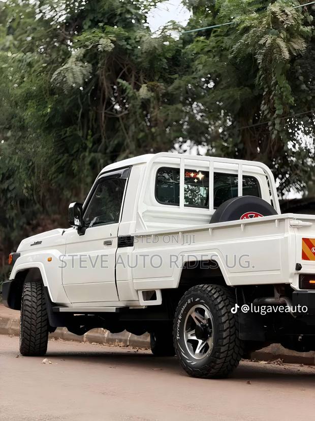 Toyota Land Cruiser 2025 White