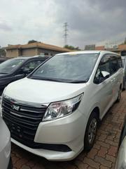 Toyota Noah 2.0 AWD (7 Seater) 2014 White for sale