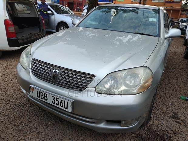 Toyota Mark II 2000 Silver