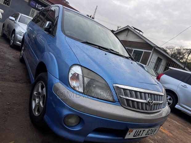 Toyota Nadia 2001 Blue