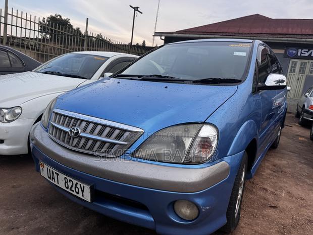 Toyota Nadia 2001 Blue