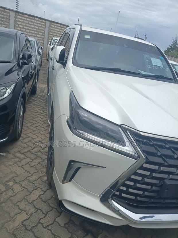 Lexus LX 450d AWD 2021 White