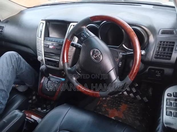 Toyota Harrier 2009 Silver