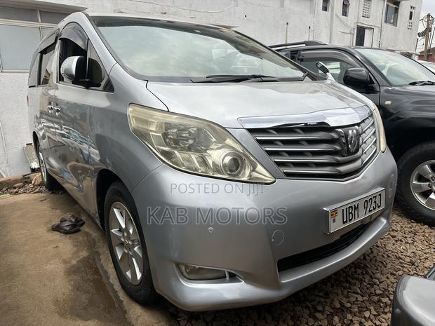 Toyota Alphard 2.4 Petrol FWD 2012 Silver