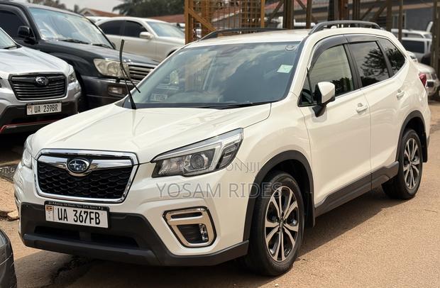 Subaru Forester Premium AWD 2019 White