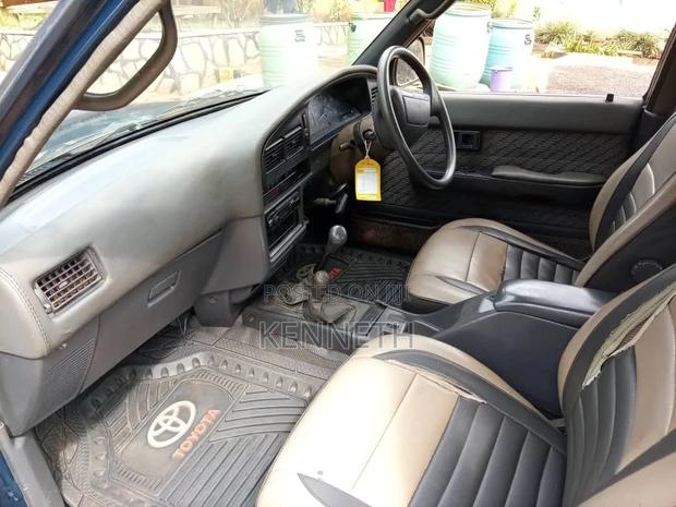 Toyota Hilux 1994 Blue