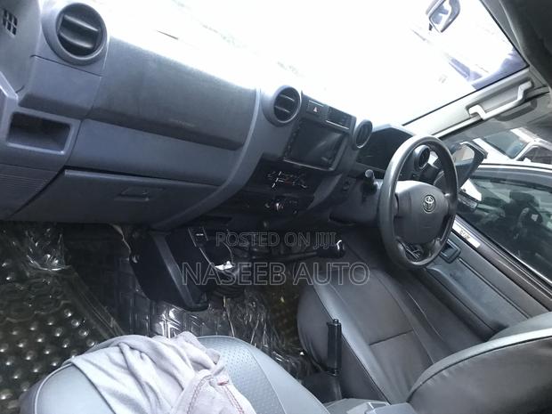 Toyota Land Cruiser Prado 2017 Gray