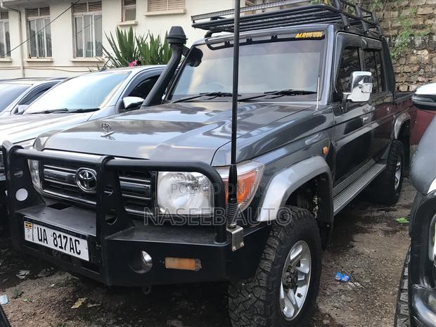 Toyota Land Cruiser Prado 2017 Gray