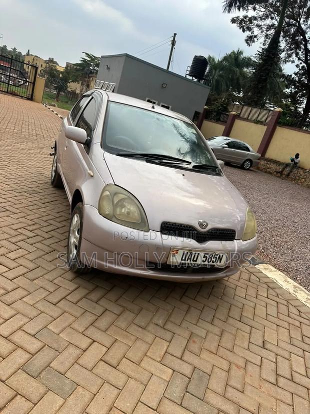 Toyota Vitz 2003 Pink