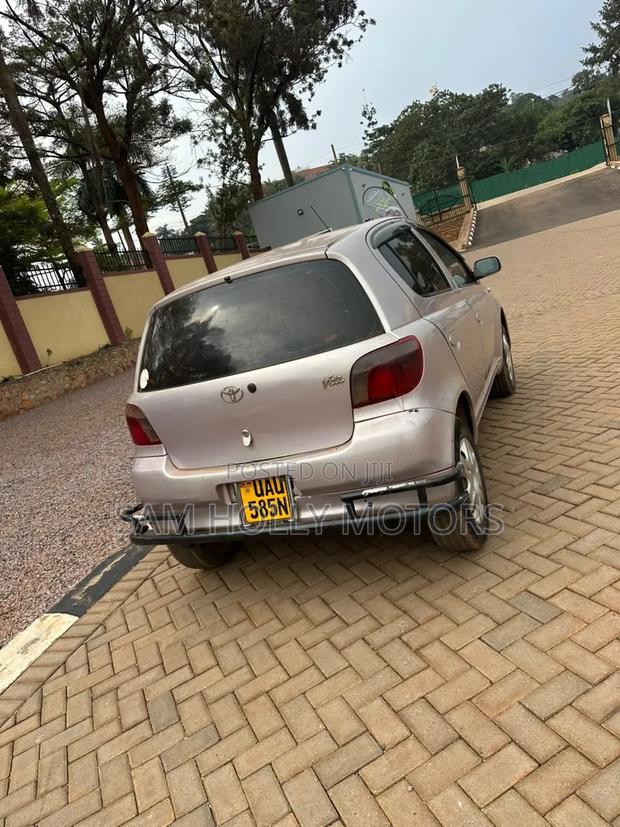 Toyota Vitz 2003 Pink