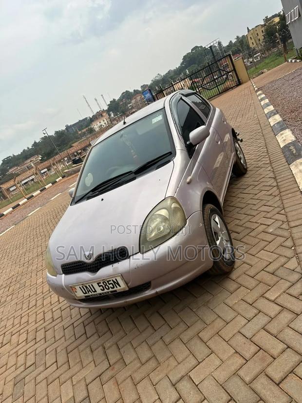 Toyota Vitz 2003 Pink