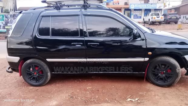 Toyota Raum 2000 Black