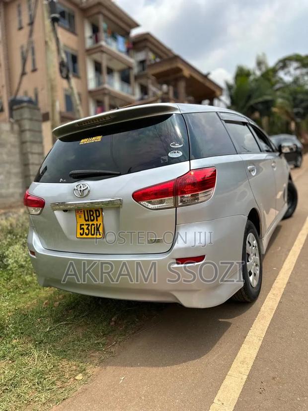 Toyota Wish 2010 Silver