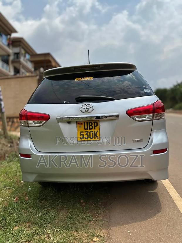 Toyota Wish 2010 Silver